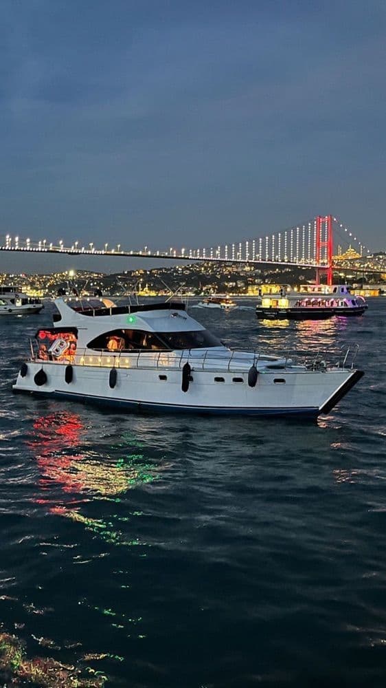 Rental Custom made 18m Motor Yacht - 310 — تصویر 1