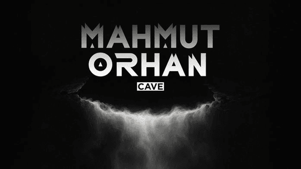اجرای زنده Mahmut Orhan با عنوان Cave در استانبول